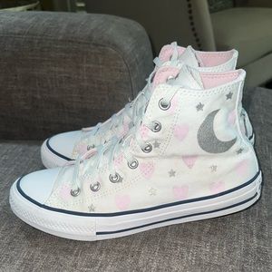 Converse hi-top white w/hearts, moon & stars
